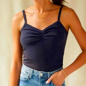 AMO Scallop Tank Top in Black XS